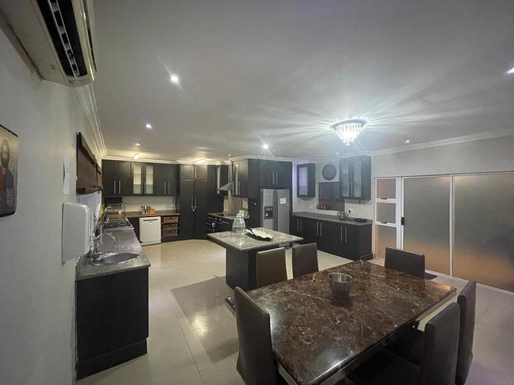אמנזימטוטי Illovo Beach House מראה חיצוני תמונה